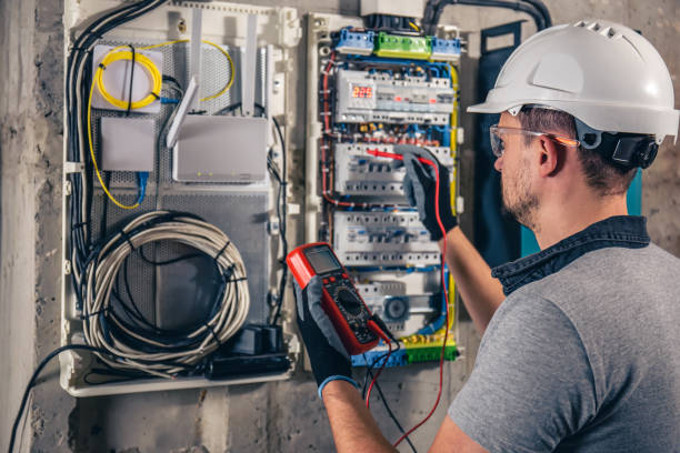 Best Electrical Contractors for Businesses  in Altoona, IA