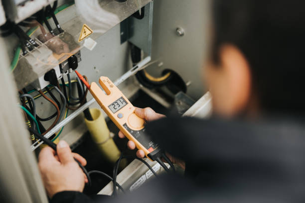 Best Local Electrician Companies  in Altoona, IA